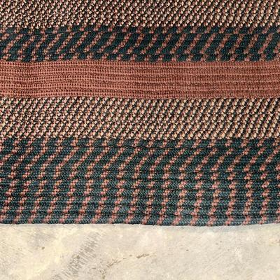 CLEAN BRAIDED AREA RUG