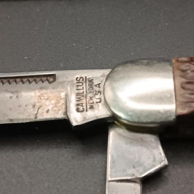 CAMILLUS POCKET KNIFE, BELT BUCKLE & A HIP CLIP