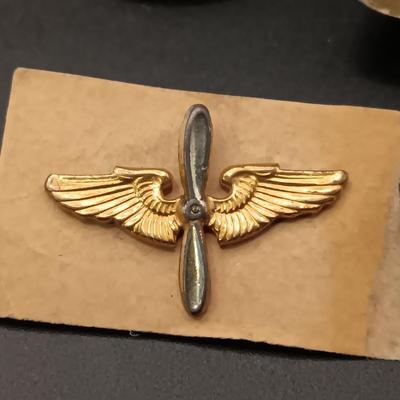 VINTAGE MILITARY PINS
