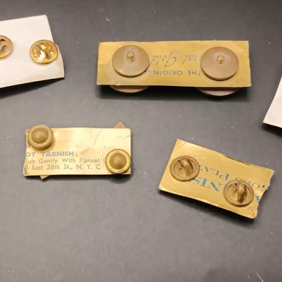 VINTAGE MILITARY PINS