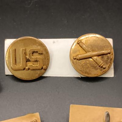 VINTAGE MILITARY PINS