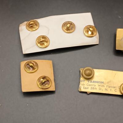 VINTAGE MILITARY PINS