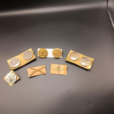 VINTAGE MILITARY PINS