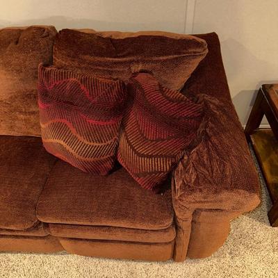 LIKE NEW LA Z BOY LAZY BOY DOUBLE RECLINING COMFY SOFA