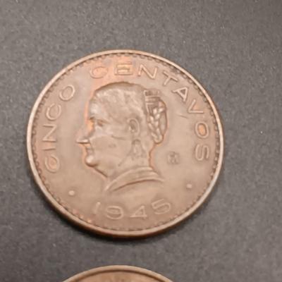 FOREIGN COINS, STATE COMMEMORATIVE MEDALLIONS AND LARGE BRASS LONDON BRIDGE SOUVENIR