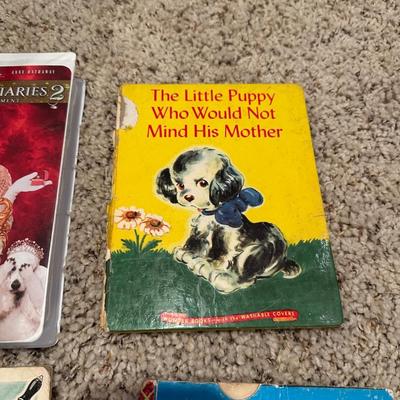 CHILDREN'S VINTAGE BOOKS AND AN ANIMATED PLUSH DOG