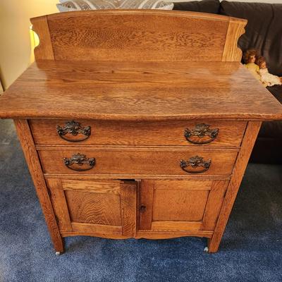 Solid Oak Dry Sink Sideboard With Key 32x17x36