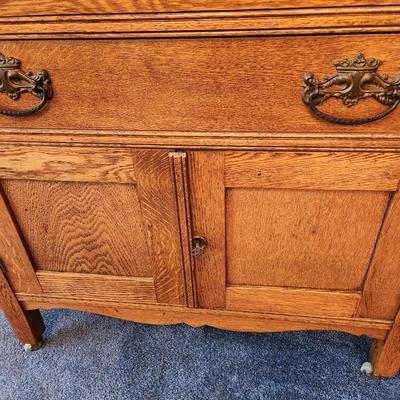 Solid Oak Dry Sink Sideboard With Key 32x17x36