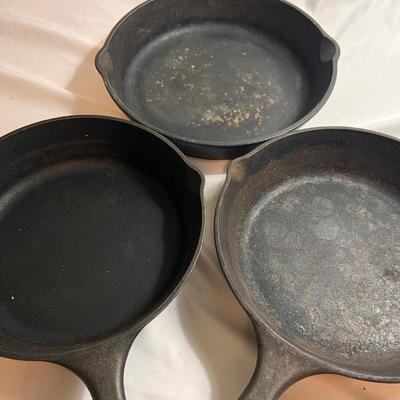 Three Lodge Cast Iron Pans (K-RG)