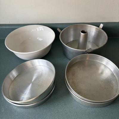 Perfection Knives, Baking Pans & Cookie Cutters (K-ES)