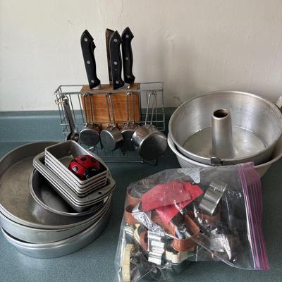 Perfection Knives, Baking Pans & Cookie Cutters (K-ES)