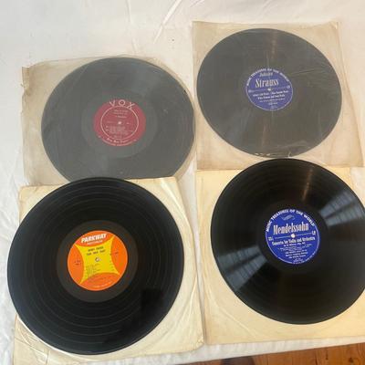 Collection of Vinyl Records (B2-MG)