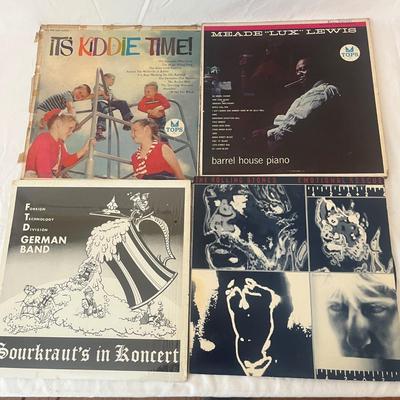 Collection of Vinyl Records (B2-MG)