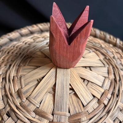 Signed Tulip Top Woven Basket (LR-RG)