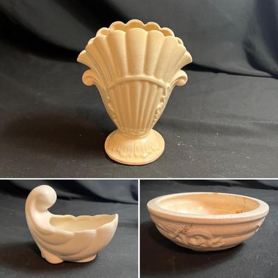 Shawnee Fan Shaped Pottery Vase & More (B2-RG)