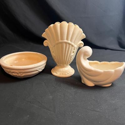 Shawnee Fan Shaped Pottery Vase & More (B2-RG)