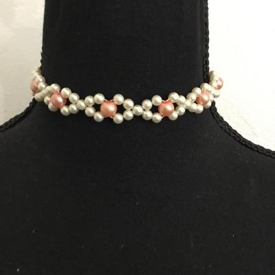 Vintage Faux Pearl choker necklace