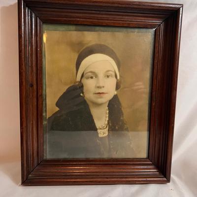 Assortment of Vintage Photos in Classic Frames (K-RG)