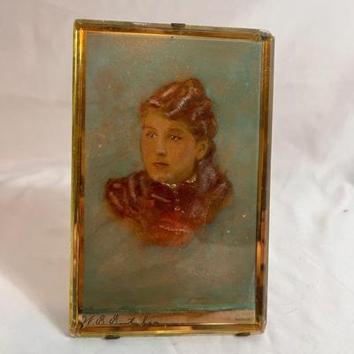 Assortment of Vintage Photos in Classic Frames (K-RG)