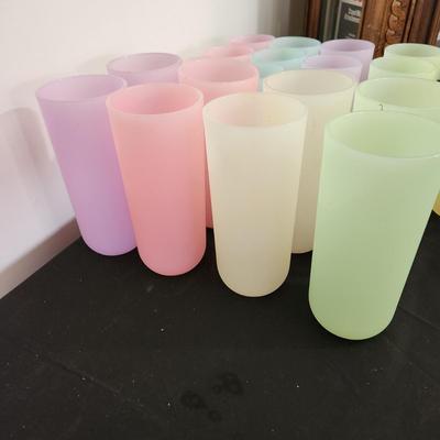 Lot of 23 Vintage Mid Century Majestic USA Ribbed Plastic Drinking Glass Cups