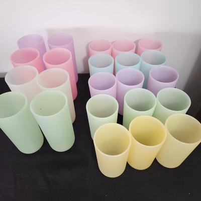 Lot of 23 Vintage Mid Century Majestic USA Ribbed Plastic Drinking Glass Cups