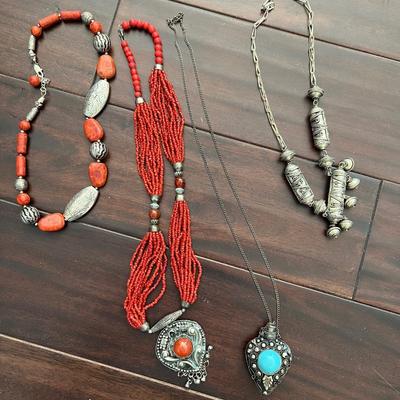 Lot of 4 Necklaces