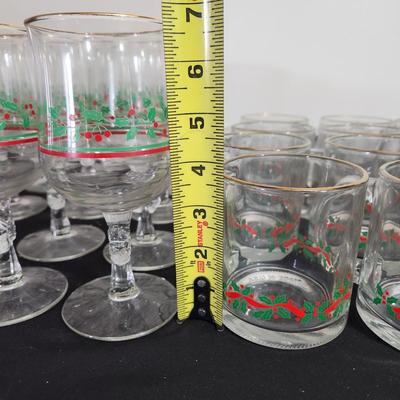 Lot of 24 Libby USA Christmas Holly 12 Glasses & 12 Mugs