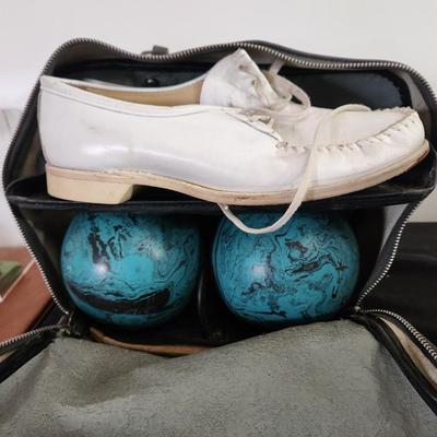 Vintage Brunswick Duckpin Bowling Balls Case and Shoes 8.5