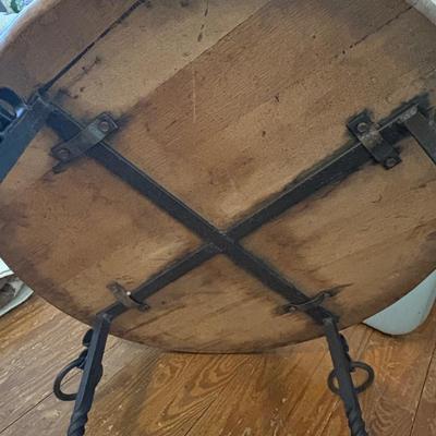 Wrought Iron & Solid Wood Round Accent Table (LR-ES)