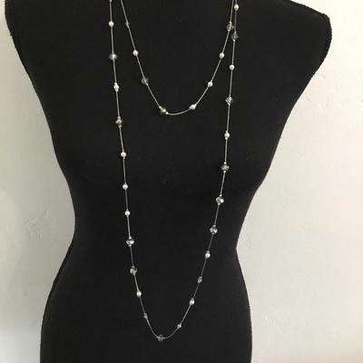 Silvertone fashion beaded necklace