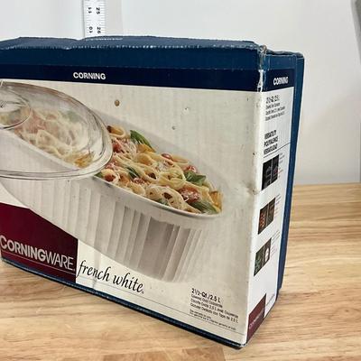 NIB Corningware French White, 2 1/2qt