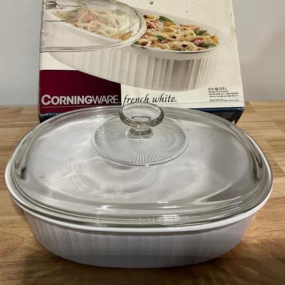 NIB Corningware French White, 2 1/2qt