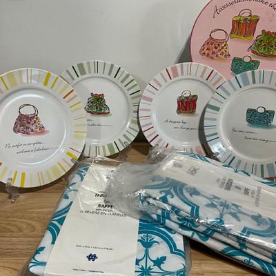 Rossana Desert Plates with Tablecloths