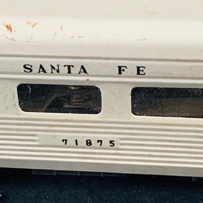 LOT 736: Lot of (4) Santa Fe Silver Passenger Cars