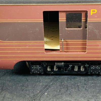 LOT 737: K-Line O Scale Passenger Cars In Boxes Including Aluminum Pennsylvania Baggage 7461, and Washington View Observation Car K...