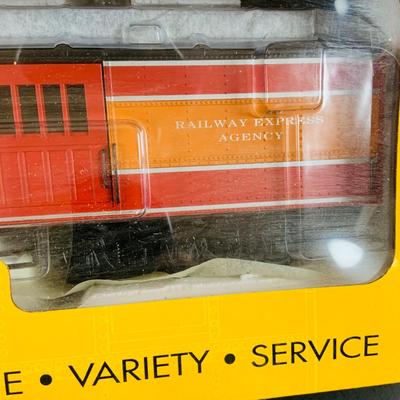 LOT 737: K-Line O Scale Passenger Cars In Boxes Including Aluminum Pennsylvania Baggage 7461, and Washington View Observation Car K...