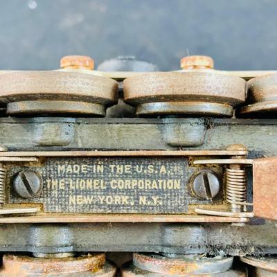 LOT 739: Lionel Postwar O Gague R495 Pennsylvania Locomotive and Tender