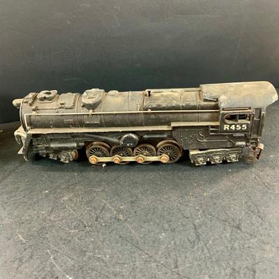 LOT 739: Lionel Postwar O Gague R495 Pennsylvania Locomotive and Tender