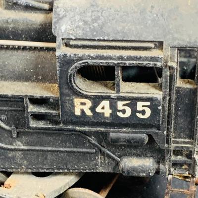 LOT 739: Lionel Postwar O Gague R495 Pennsylvania Locomotive and Tender