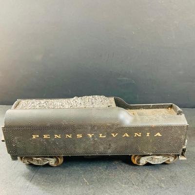 LOT 739: Lionel Postwar O Gague R495 Pennsylvania Locomotive and Tender