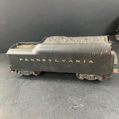 LOT 739: Lionel Postwar O Gague R495 Pennsylvania Locomotive and Tender