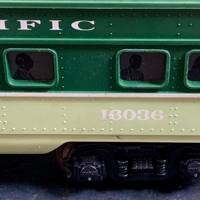 LOT 742: Set of 5 Lionel Northern Pacific O/27 Gage Passenger Cars