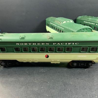 LOT 742: Set of 5 Lionel Northern Pacific O/27 Gage Passenger Cars