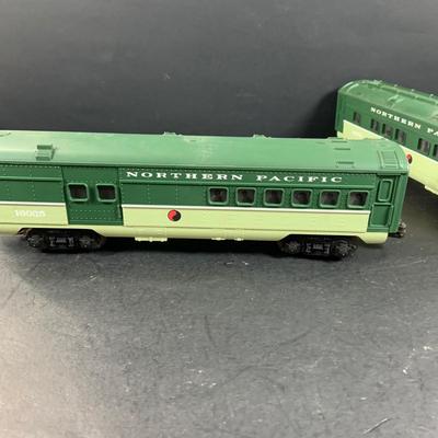 LOT 742: Set of 5 Lionel Northern Pacific O/27 Gage Passenger Cars