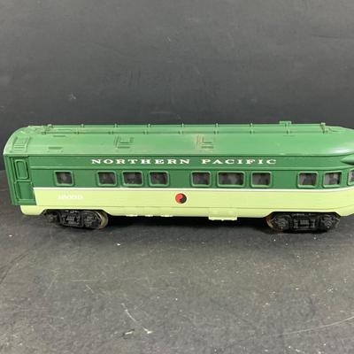 LOT 742: Set of 5 Lionel Northern Pacific O/27 Gage Passenger Cars