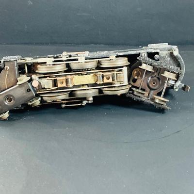 LOT743:Vintage Lionel Steam O GagePost War Locomotive 2065 and Tinder