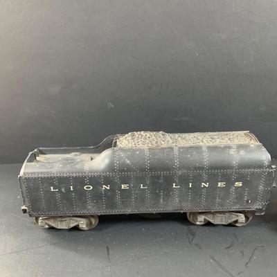 LOT743:Vintage Lionel Steam O GagePost War Locomotive 2065 and Tinder