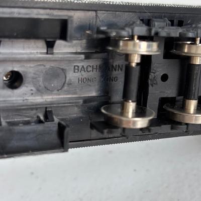 LOT 746: Bachman HO 4-8-4 Locomotive Santa Fe #660 & Bachman HO Prairie 2-6-2 & Tinder New York Central