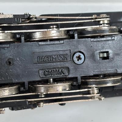 LOT 746: Bachman HO 4-8-4 Locomotive Santa Fe #660 & Bachman HO Prairie 2-6-2 & Tinder New York Central