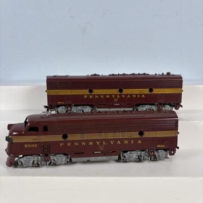 LOT 748: Athearn Genesis HO Union Pacific #2047, Pennsylvania Maroon Locomotive 9506-A and Train Car 9506-B along with Various Train Cars